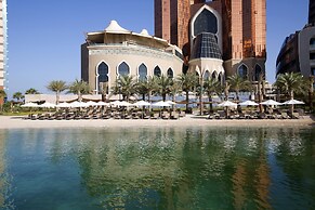Bab Al Qasr Hotel