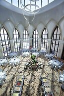 Bab Al Qasr Hotel