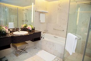 Bab Al Qasr Hotel