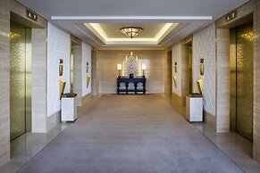 Bab Al Qasr Hotel