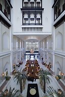 Bab Al Qasr Hotel