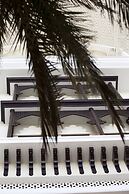 Bab Al Qasr Hotel