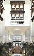 Bab Al Qasr Hotel