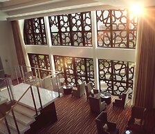 Bab Al Qasr Hotel