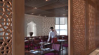 Bab Al Qasr Hotel