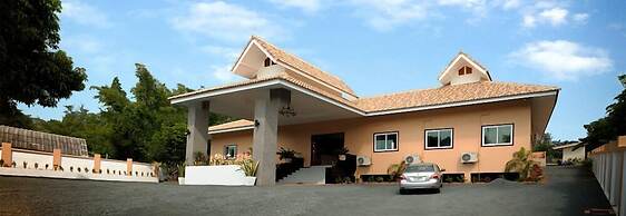 Nok Resort & Hotel