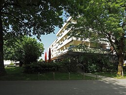 Hotel Holiday