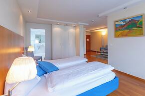 Hotel Holiday