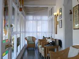 Dolphin Guest House