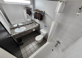 Riviera Motor Inn