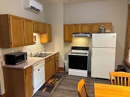Hermann Crown Suites