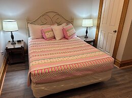 Hermann Crown Suites