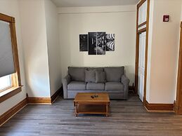 Hermann Crown Suites
