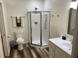 Hermann Crown Suites
