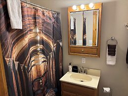 Hermann Crown Suites