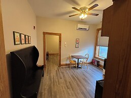 Hermann Crown Suites