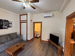 Hermann Crown Suites