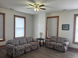 Hermann Crown Suites