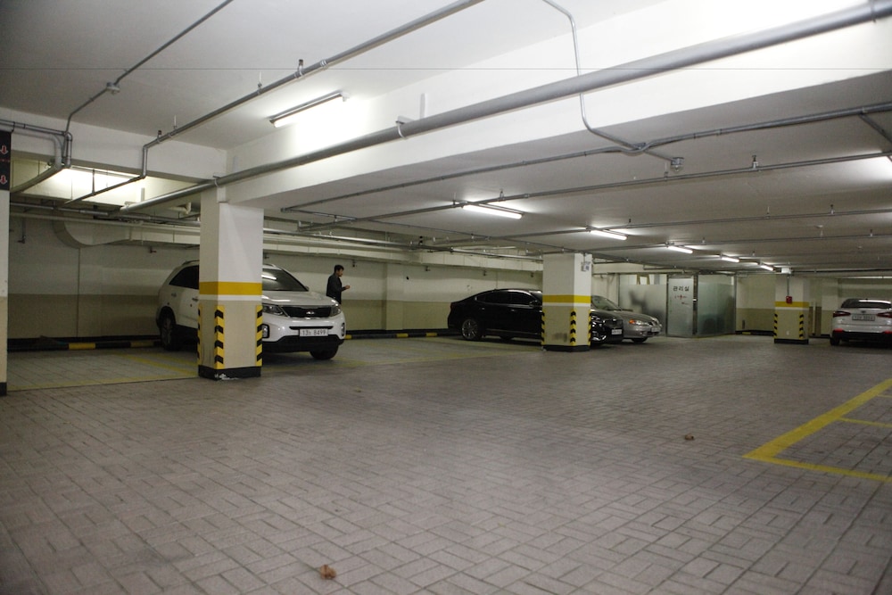 Gukje Business Hotel