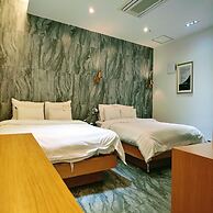 Gukje Business Hotel