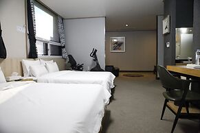 Gukje Business Hotel