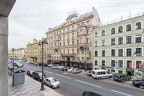 Solo Panorama Palace Square