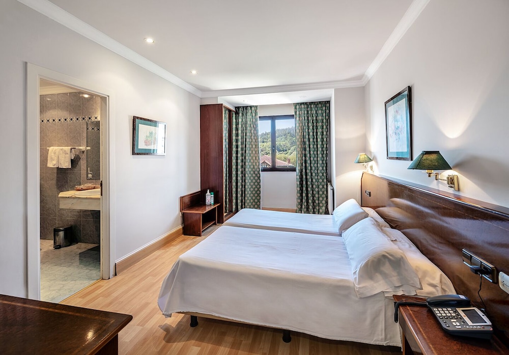 Hotel Torrebillela