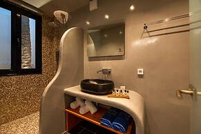 Daydream Luxury Suites