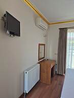 Dinara Hotel