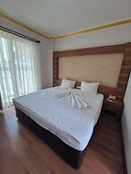 Dinara Hotel