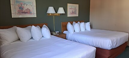 Travelodge by Wyndham Lacombe