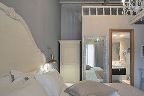 Sweet Home Hotel