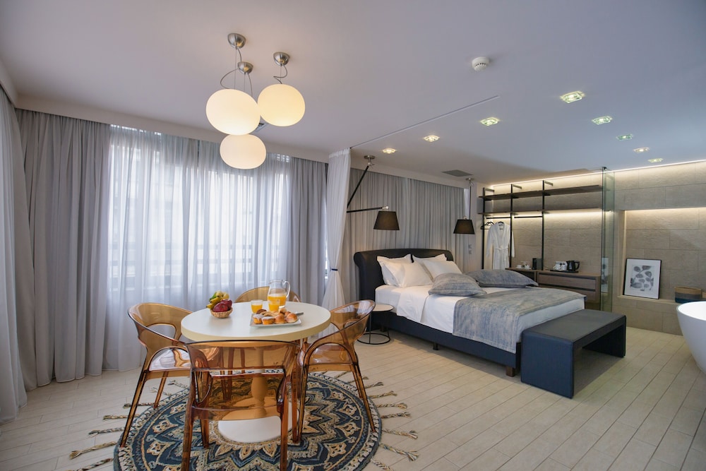 Sweet Home Hotel