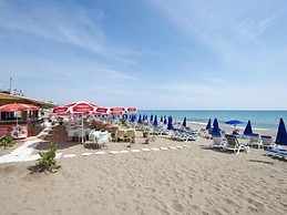 Parador Beach Hotel