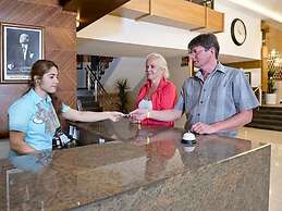 Parador Beach Hotel