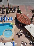 Parador Beach Hotel