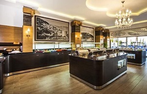 Parador Beach Hotel