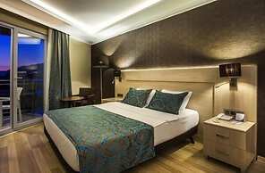 Parador Beach Hotel