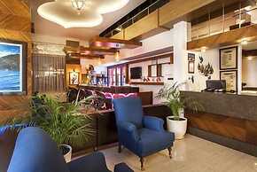 Parador Beach Hotel