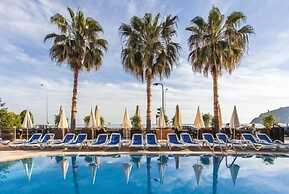 Parador Beach Hotel