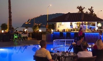 Parador Beach Hotel
