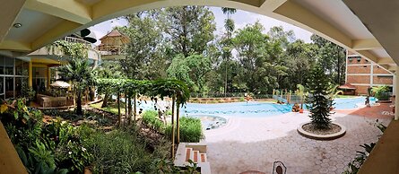 Golf Course Hotel