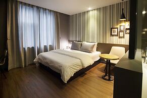 Brown Dot Hotel