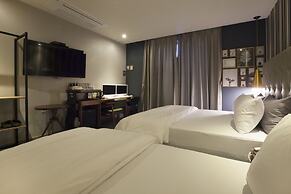Brown Dot Hotel