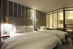 Brown Dot Hotel