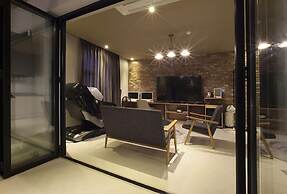 Brown Dot Hotel