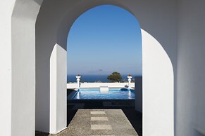 Santorini Traditional Suites