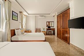 Titan Hotel
