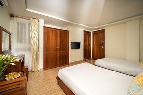 Titan Hotel
