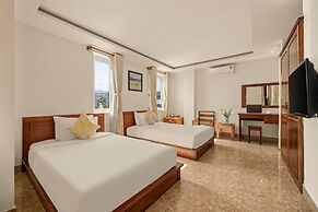 Titan Hotel
